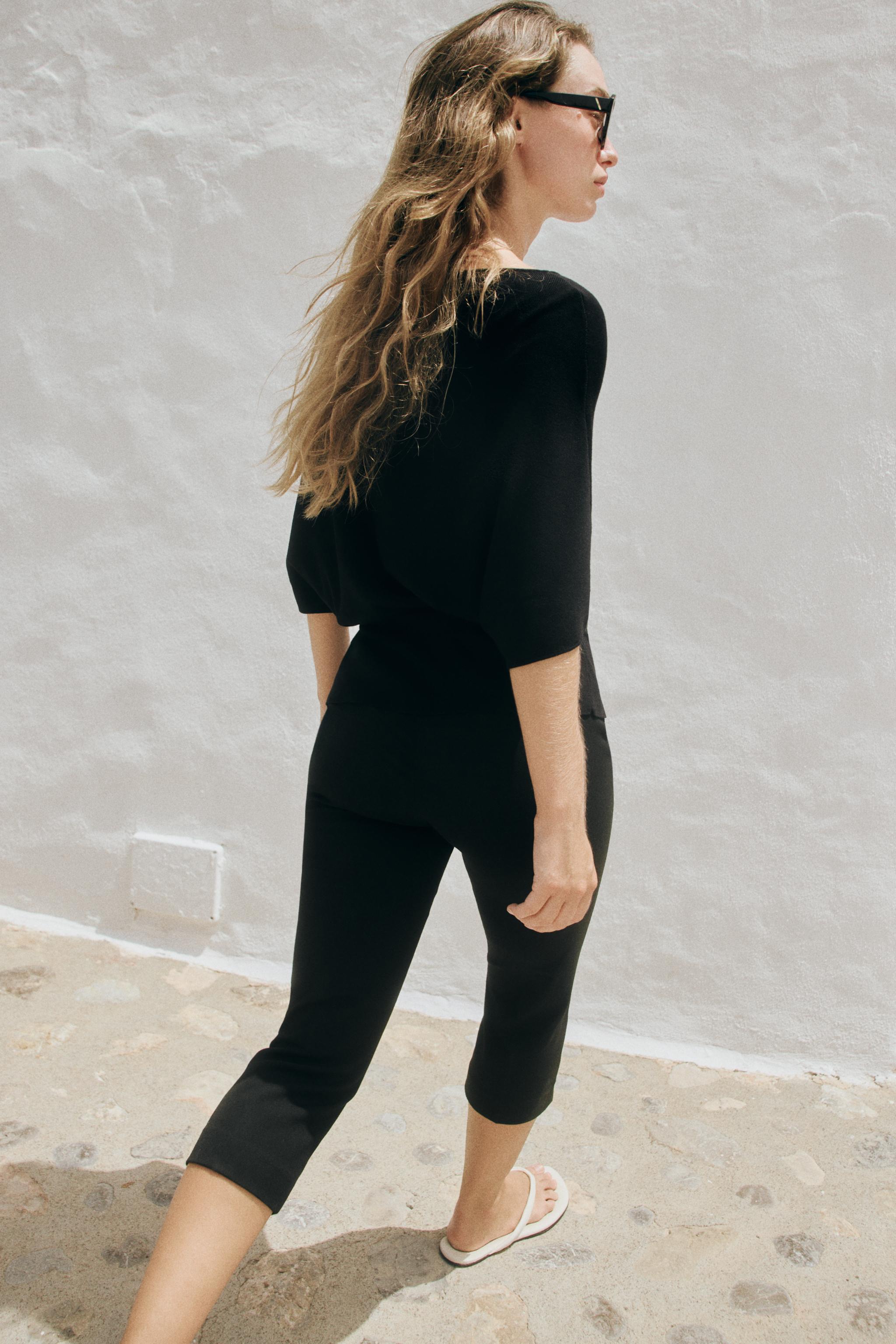 BELTED KNIT TOP